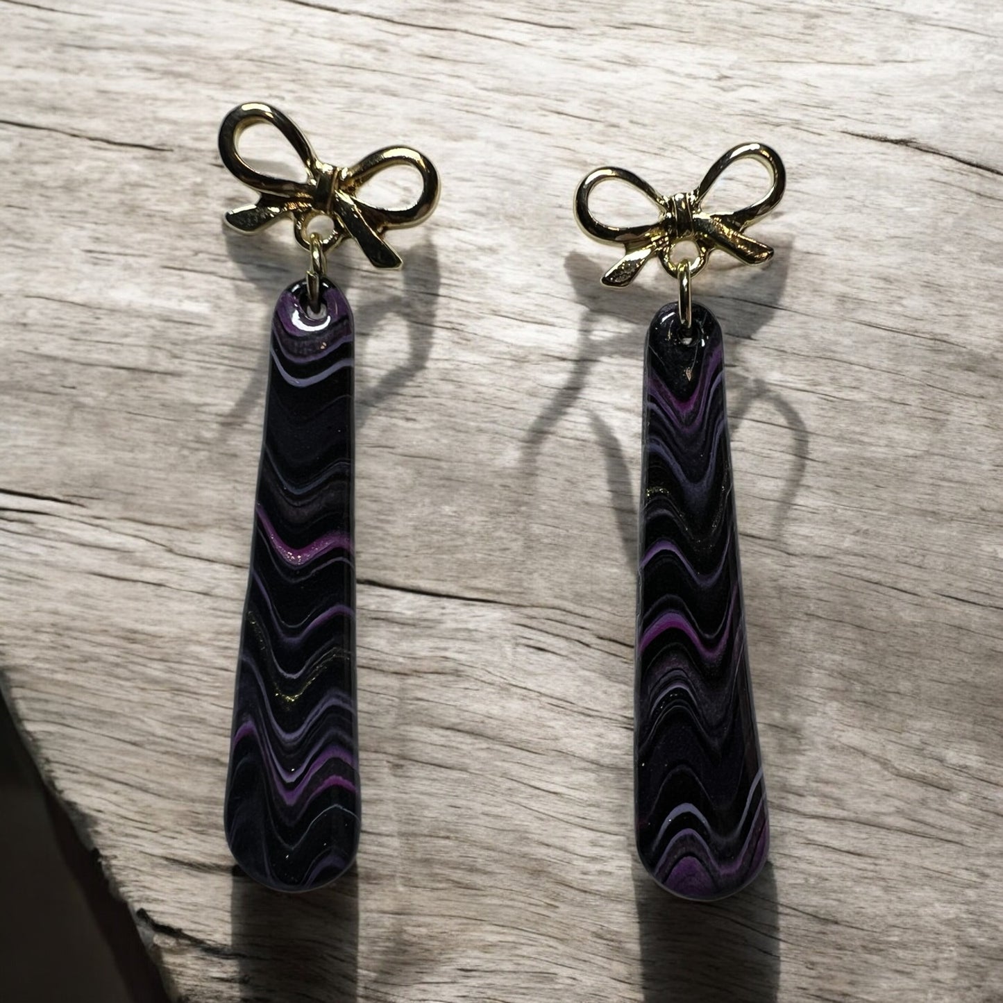 Wavy Black & Pink Bows